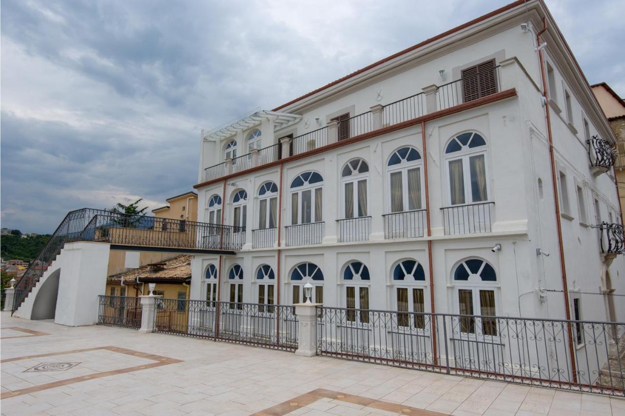 Palazzo Tilli Casoli  Екстер'єр фото