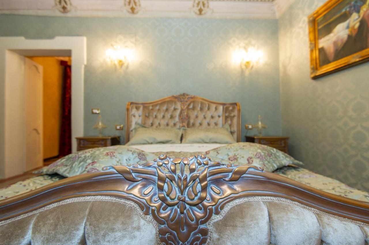 Palazzo Tilli Casoli  Екстер'єр фото