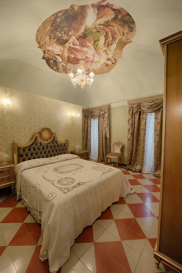 Palazzo Tilli Casoli  Екстер'єр фото