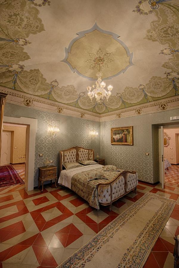 Palazzo Tilli Casoli  Екстер'єр фото