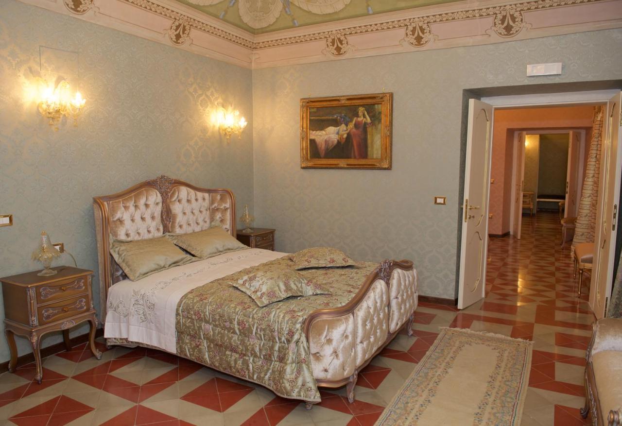 Palazzo Tilli Casoli  Екстер'єр фото